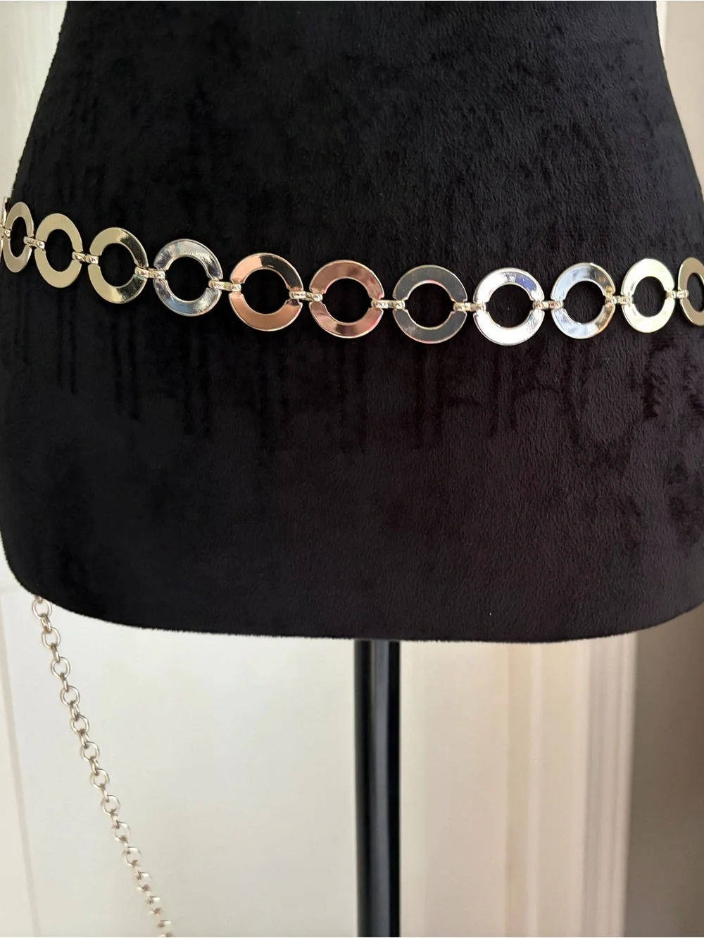 Gold Linked Circle Chain Waist Belt - Women's Accessory